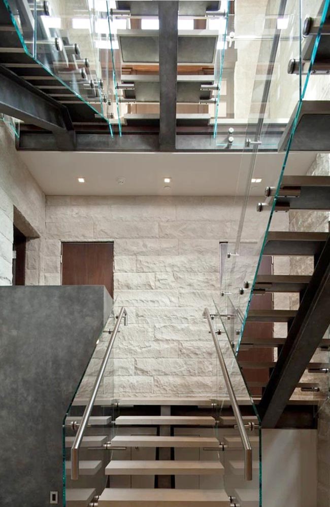 mci-interior-stairway